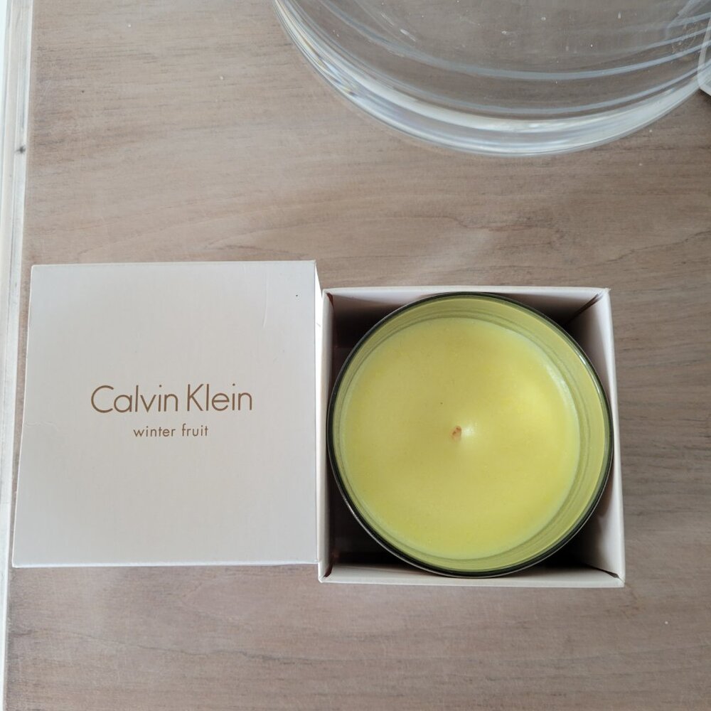 Calvin Klein Winter Fruit Scented Candle | Apple Mandarin Vanilla Luxe Decor - Picture 3 of 11